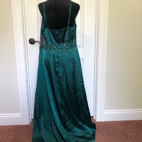 City Studio Womens Gown Size 16W Hunter‎ Green Embellished Satin Spaghetti Strap - Picture 8 of 16